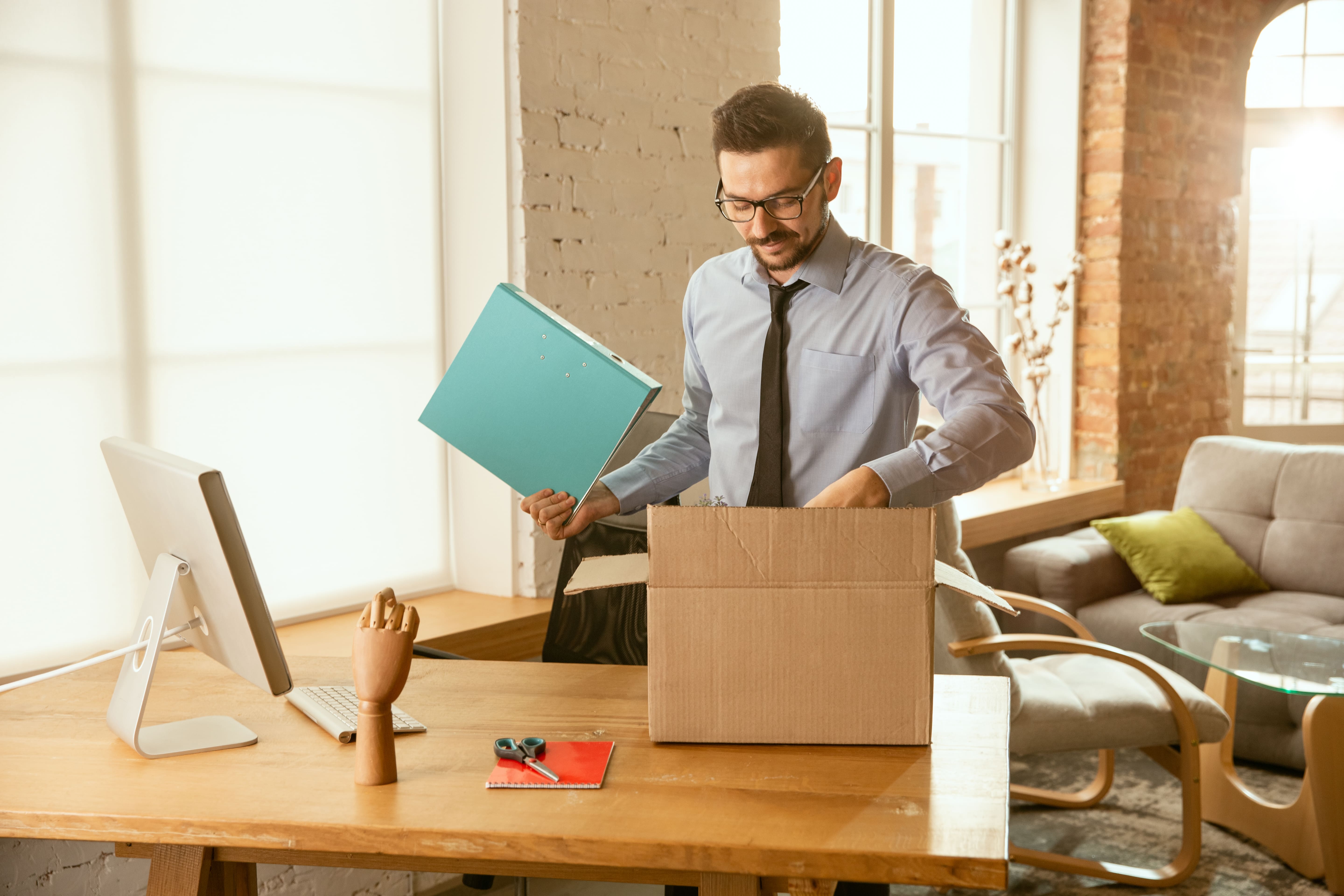 businessman prepare for office moving